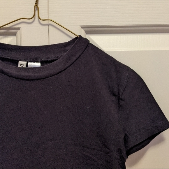 H&M black crop top - Picture 2 of 4